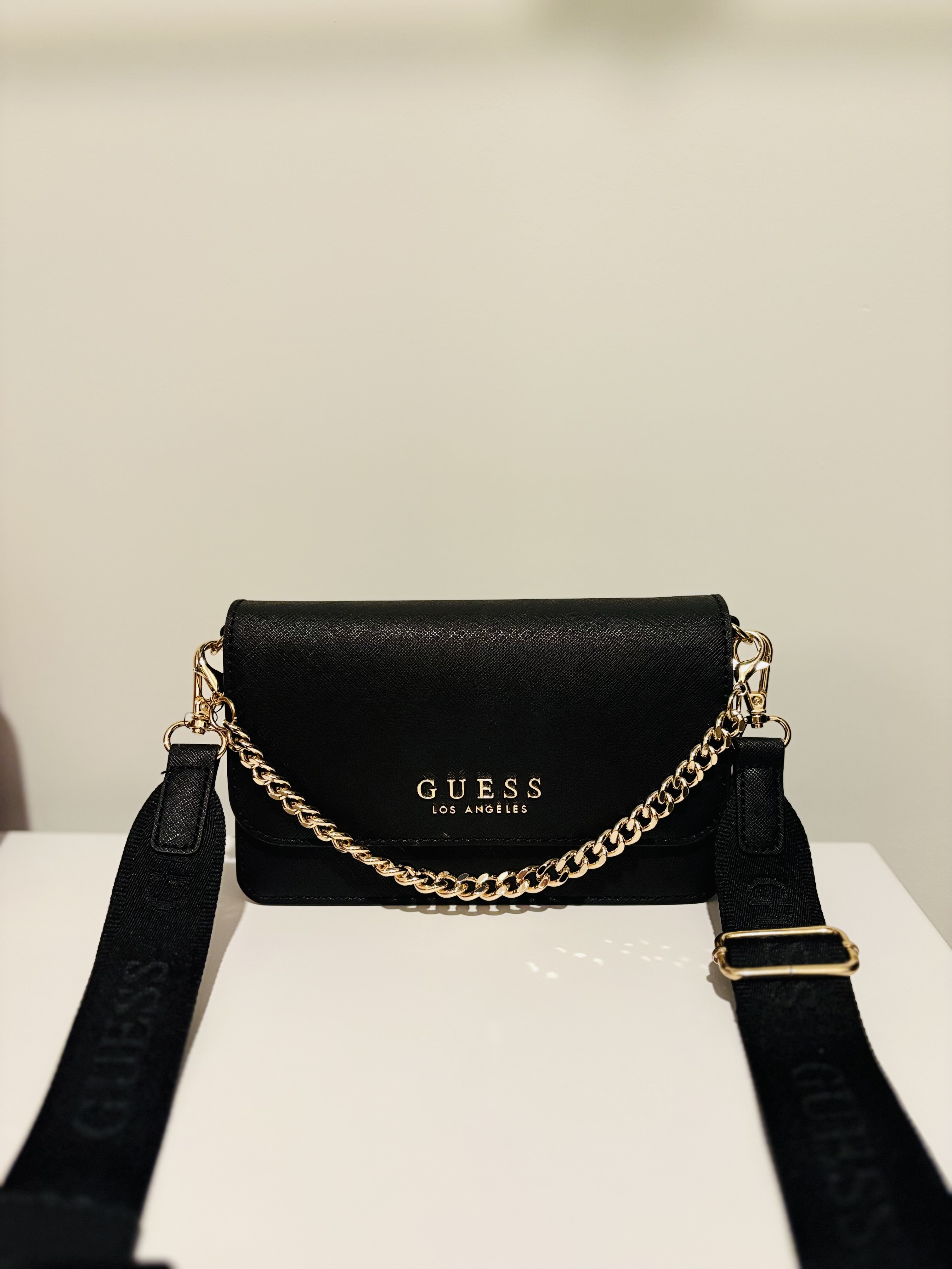 Cartera Guess 